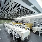 & Ciudad De Otel