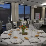 & Ciudad De Hotell 4*