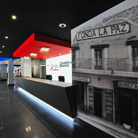 & Ciudad De Szálloda Binéfar