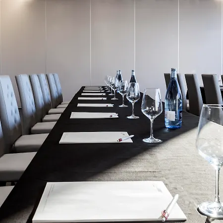 & Ciudad De ホテル