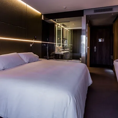 & Ciudad De Szálloda Binéfar