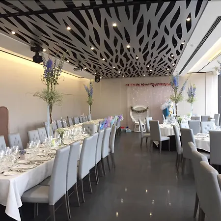 Szálloda & Ciudad De 4*