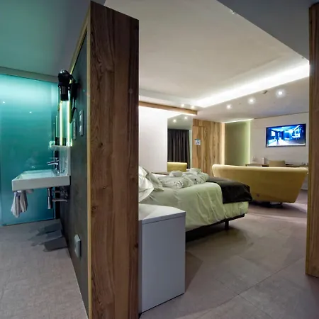 & Ciudad De 4* Binéfar