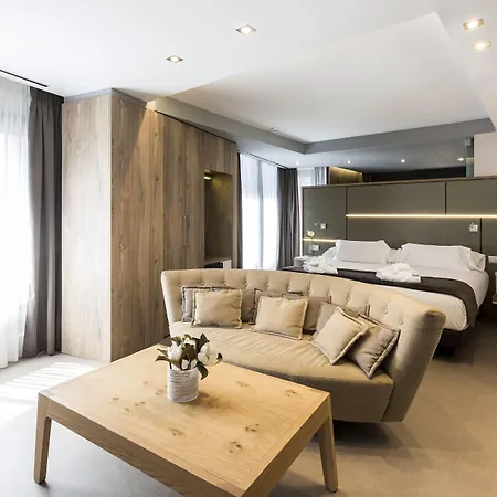 & Ciudad De 4* Binéfar