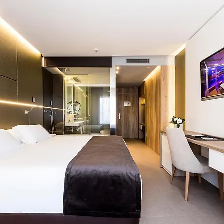 & Ciudad De Hotel 4*