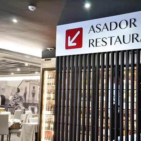 & Ciudad De 4*