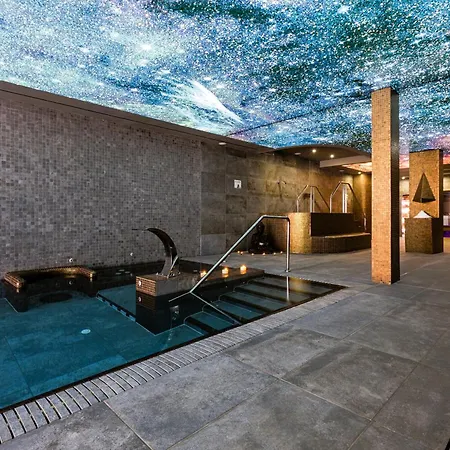 & Ciudad De Hotel 4*