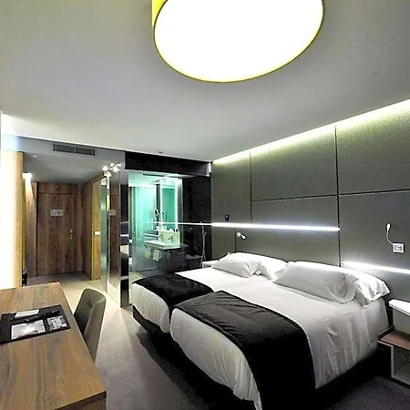 Hotel & Ciudad De 4*
