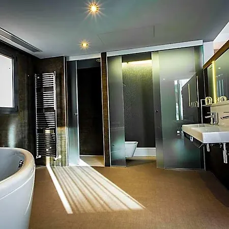 & Ciudad De 4* Binéfar