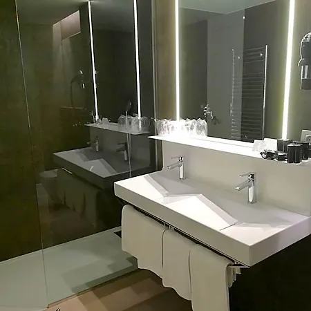Hotel & Ciudad De 4*