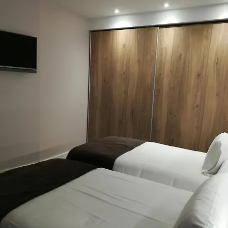 & Ciudad De 4*