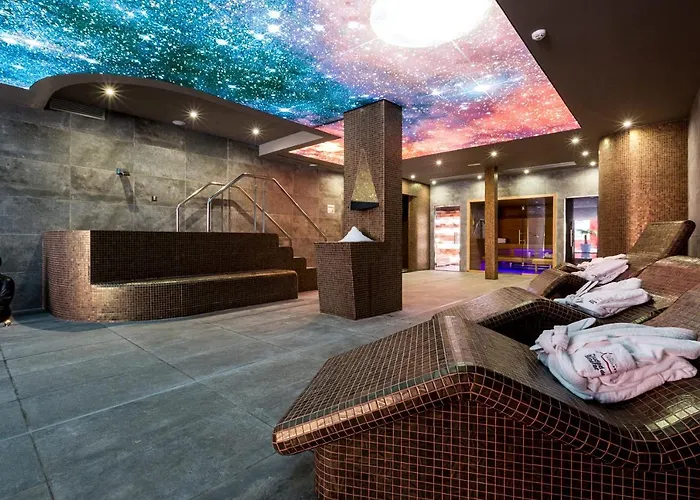 & Ciudad De Hotell Binéfar