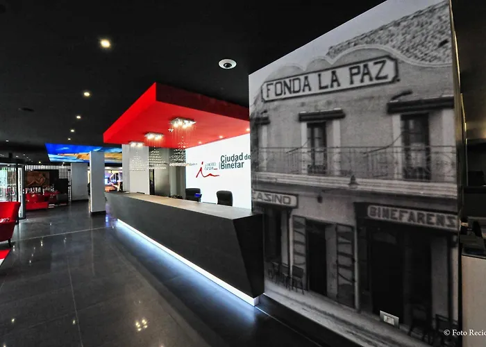 & Ciudad De Hotel Binefar