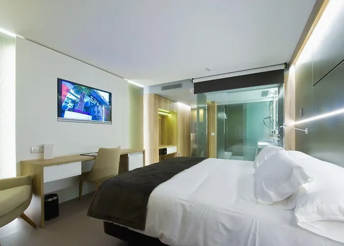 & Ciudad De Hotel 4*