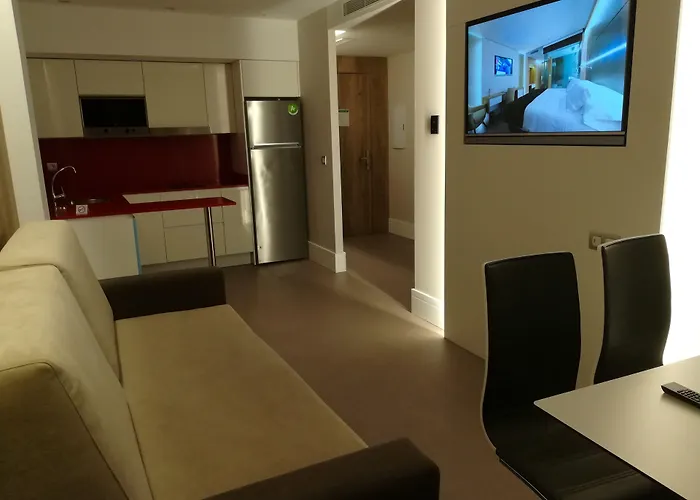 Hotell & Ciudad De 4*