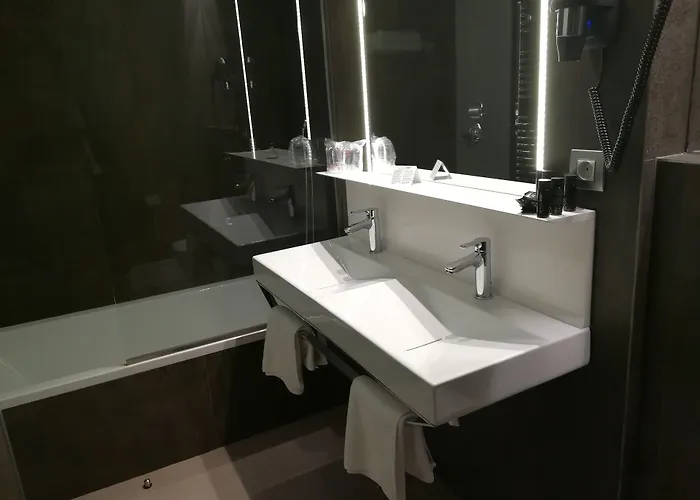 Hotell & Ciudad De 4*