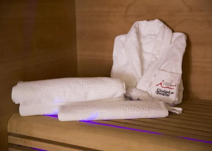 & Ciudad De Hotel 4*