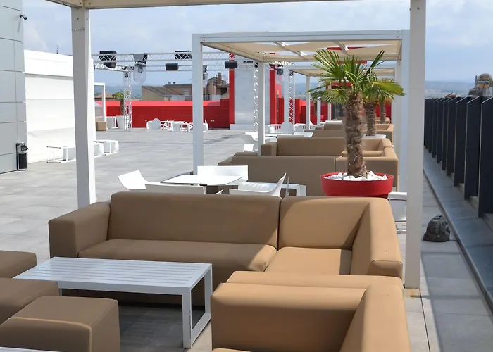 & Ciudad De Hotell Binéfar