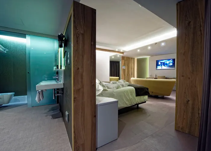 & Ciudad De 4* Binefar