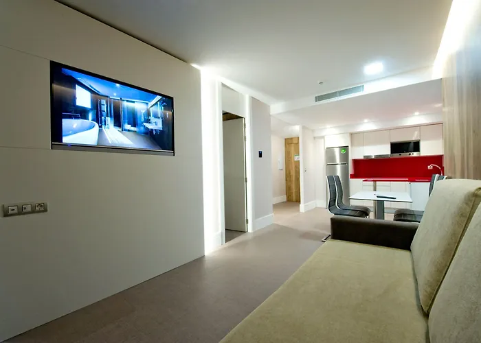 & Ciudad De Hotel 4*