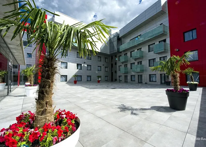 & Ciudad De Binéfar