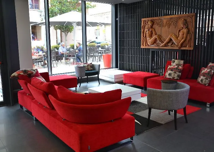 & Ciudad De Hotel Binefar