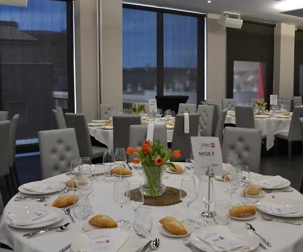 & Ciudad De Hotel 4*